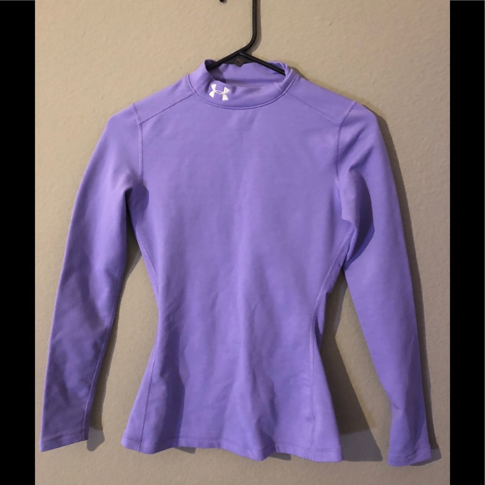 Women’s Underarmour cold weather shirt